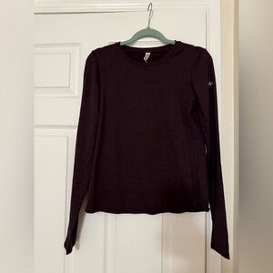 Alo Yoga Long Sleeve Tee